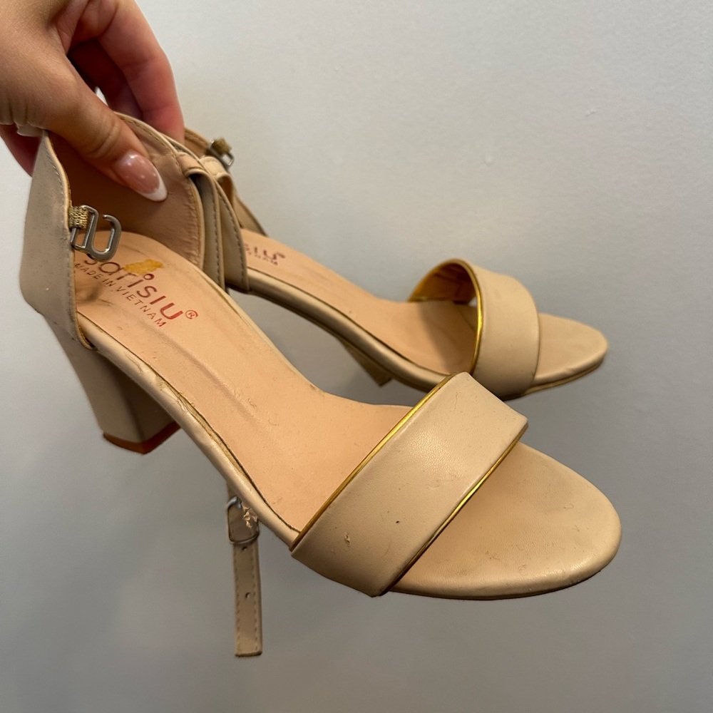 Women's Nude Block Heels
